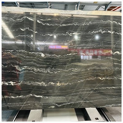 Tropikal fırtına kuvarsiti